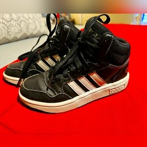 Adidas kid shoe